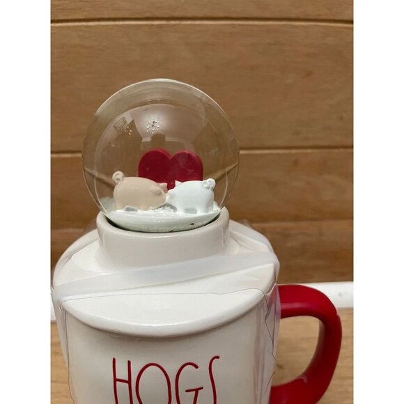 VHTF NWT Rae Dunn Hogs & Kisses Mug With Snow Globe Lid - Picture 2 of 4